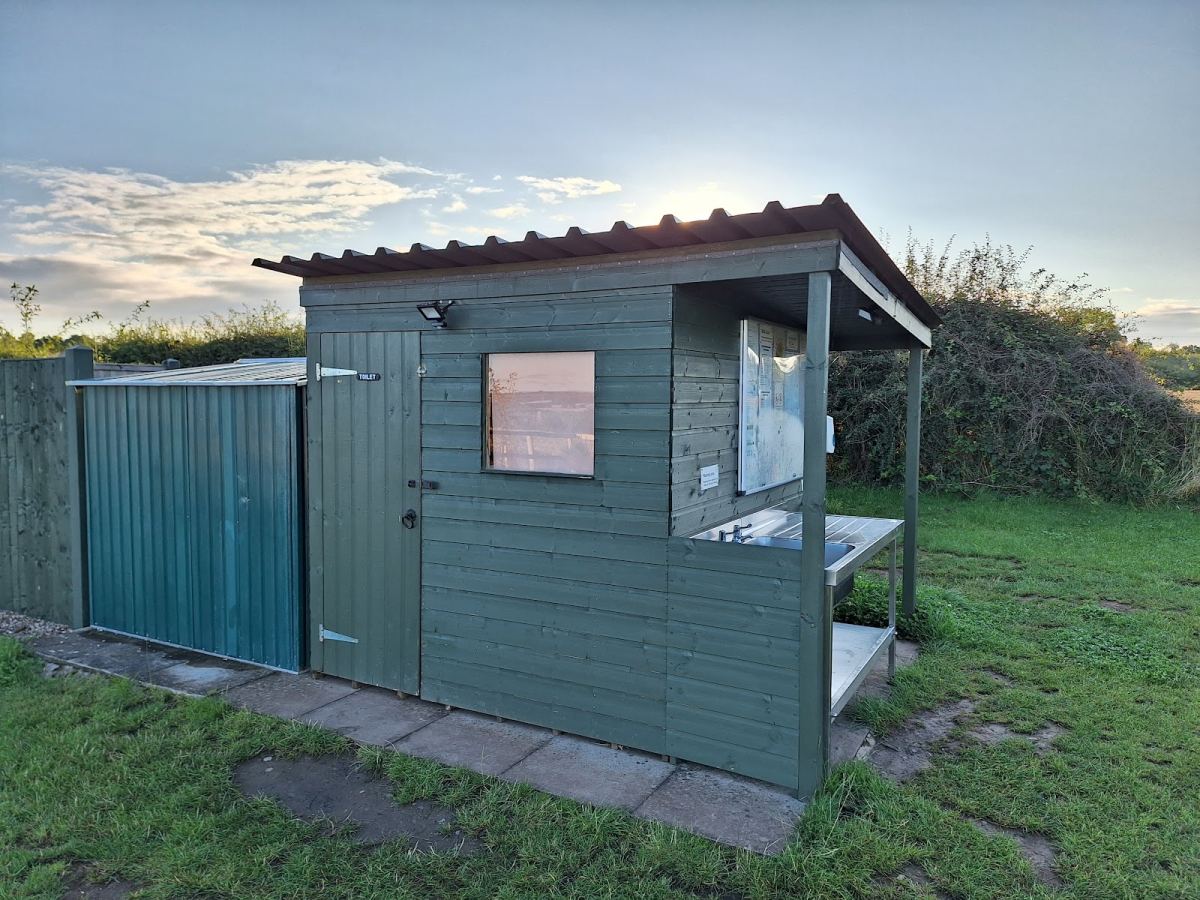 Twin Oaks Caravan and Camping