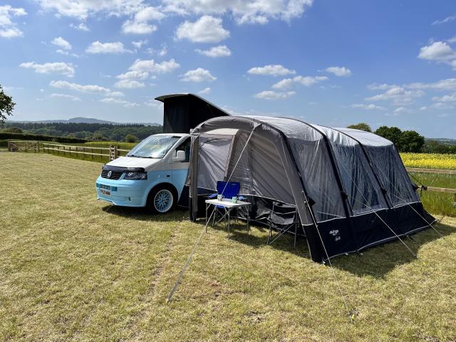 Twin Oaks Caravan and Camping